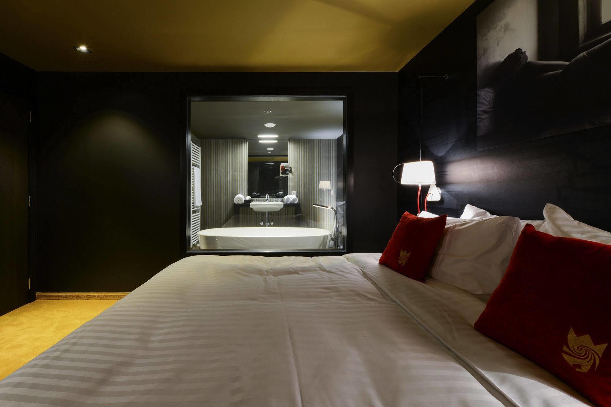 Hotel The Royal Snail นามูร์ ภายนอก รูปภาพ